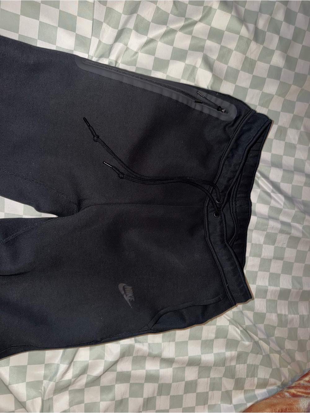 Nike Black Men's Tech Fleece Joggers with Zipper Pockets